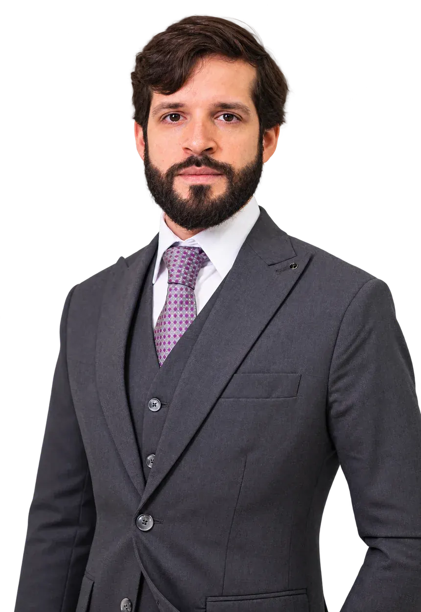 Dr. Marcos Alcino, neurocirurgião dedicado ao tratamento das doenças da coluna e da dor